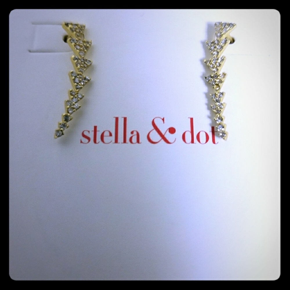 Stella and Dot gold ear climber earrings